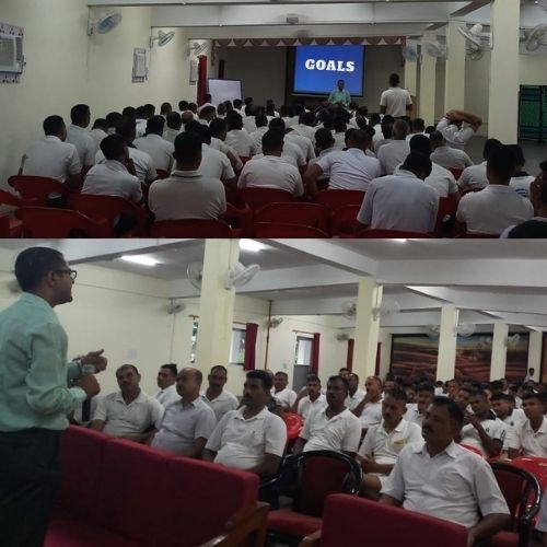 Hemant Agarwal at a goal-setting workshop
